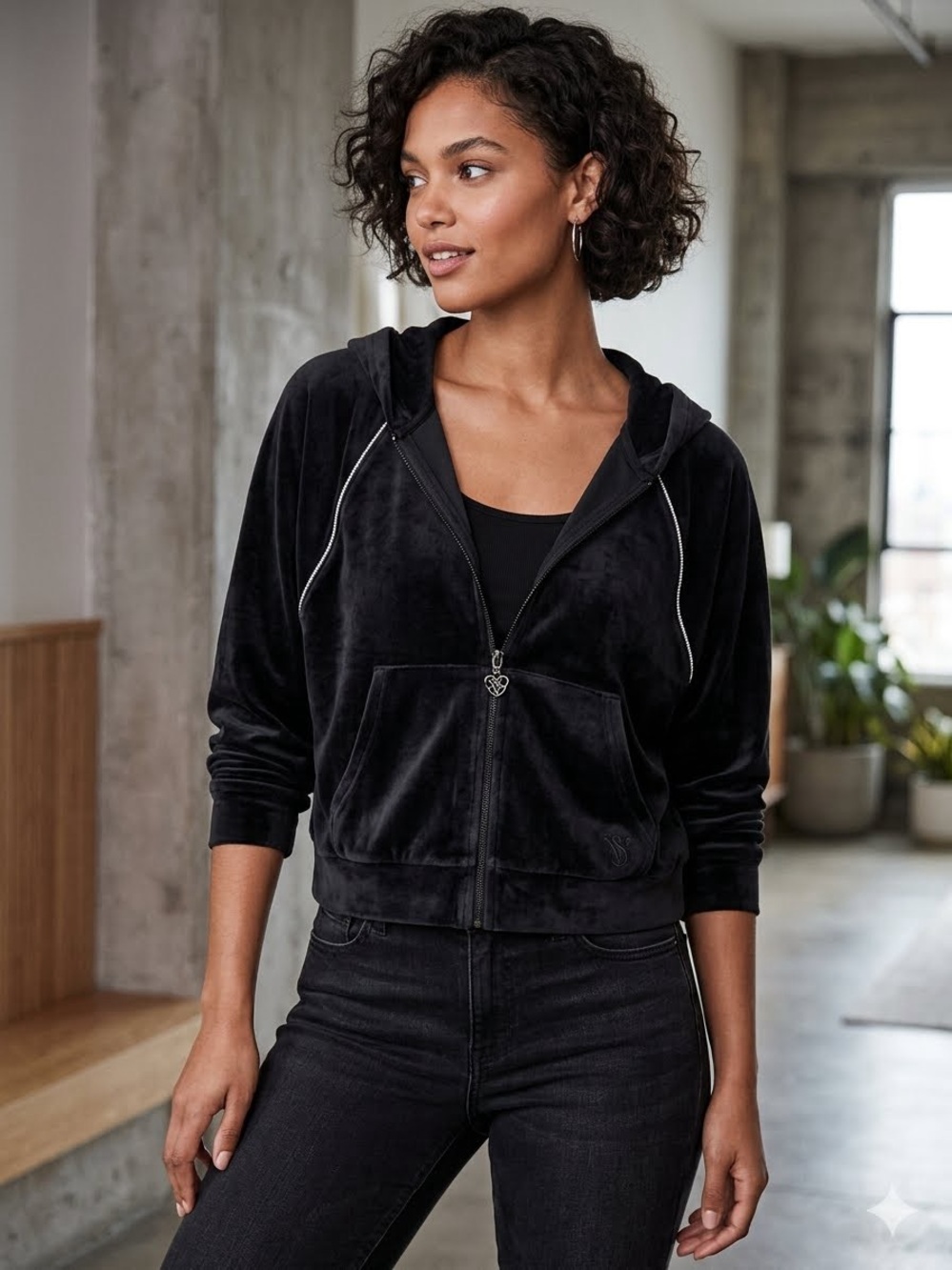 Victoria's Secret Y2K On Point Black Velour Cropped Full-Zip Rhinestone Hoodie
